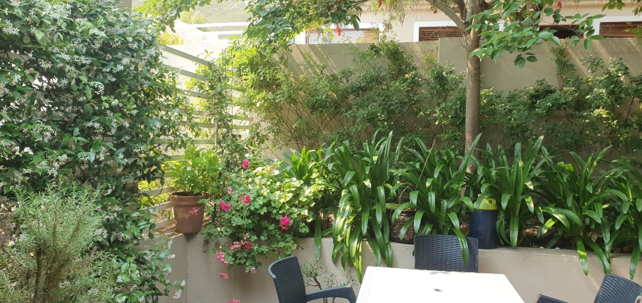 To Let 3 Bedroom Property for Rent in Chanteclair Western Cape